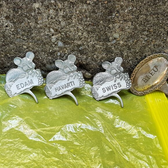 Cute vintage metal cheese markers (mice figurines and plain ovals) - Picture 3 of 3